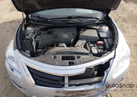 2015 Nissan Altima 2.5/2.5 S/2.5 Sl/2.5 Sv z USA, uszkodzony, nr VIN 1N4AL3AP2FC288707